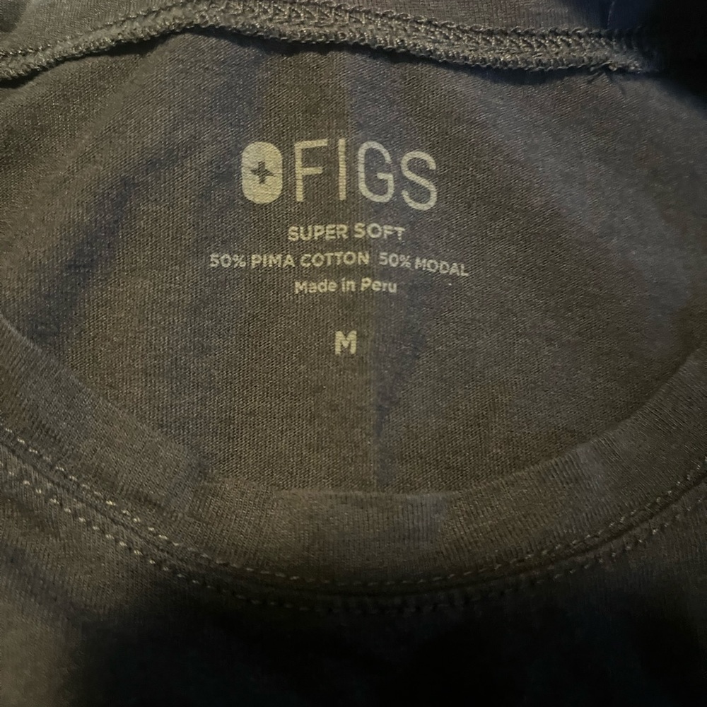 Figs Women’s Charcoal Long Sleeve Tee - Picture 2 of 3